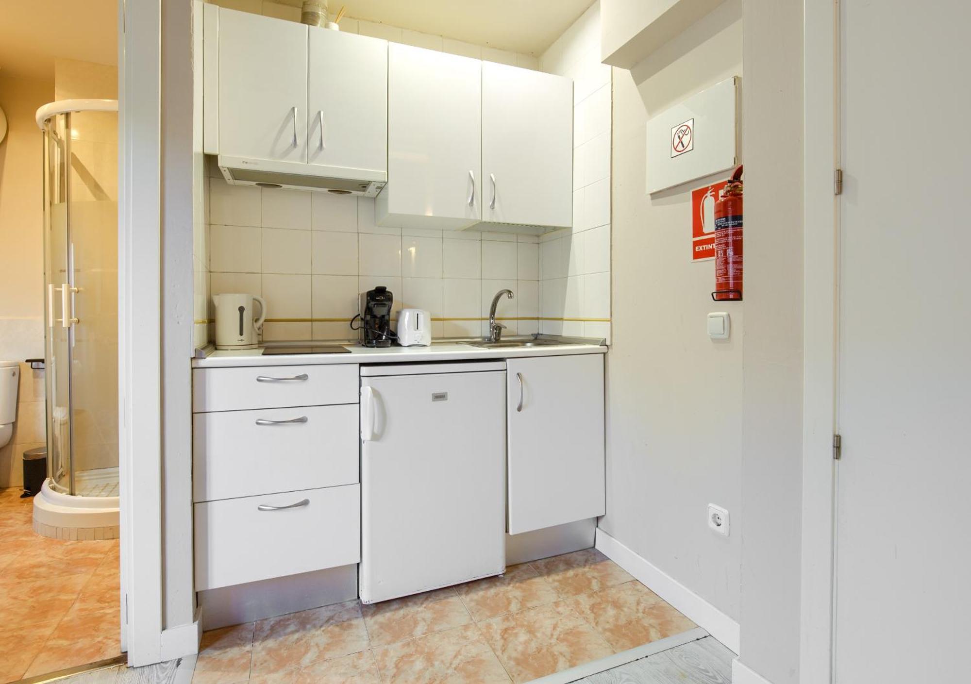 Apartamentos Ryc Alcalá de Henares Exteriör bild