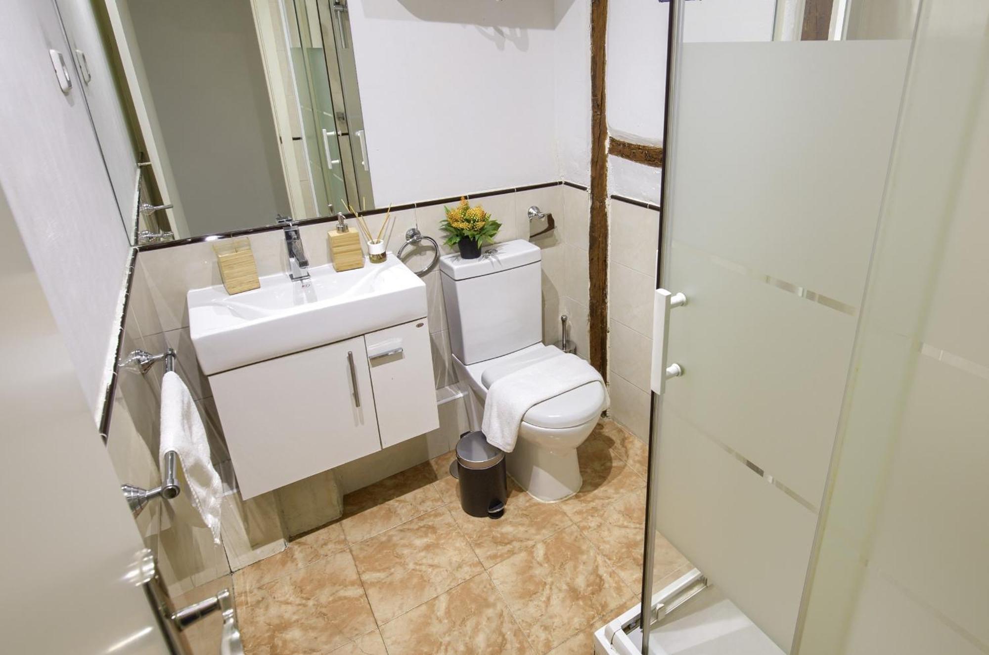 Apartamentos Ryc Alcalá de Henares Exteriör bild